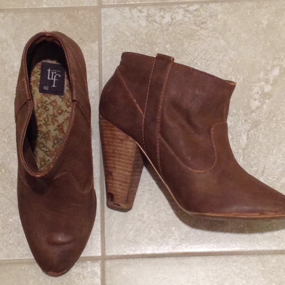Zara Tan Ankle Booties (EU 40)